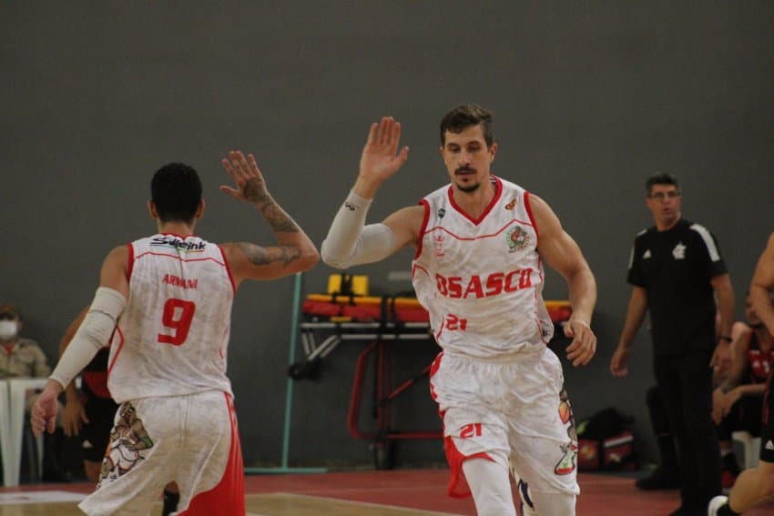 Basket Osasco vence o Flamengo/Blumenau na estreia do Brasileirão
