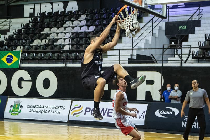 Botafogo vence o Osasco no Rio e fecha turno na liderança do Brasileirão