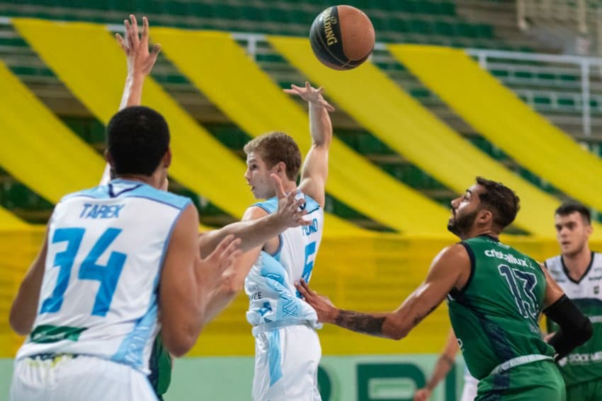 Definido no último quarto, Londrina Basketball vence o atual líder, o time do União Corinthians, pelo Brasileirão