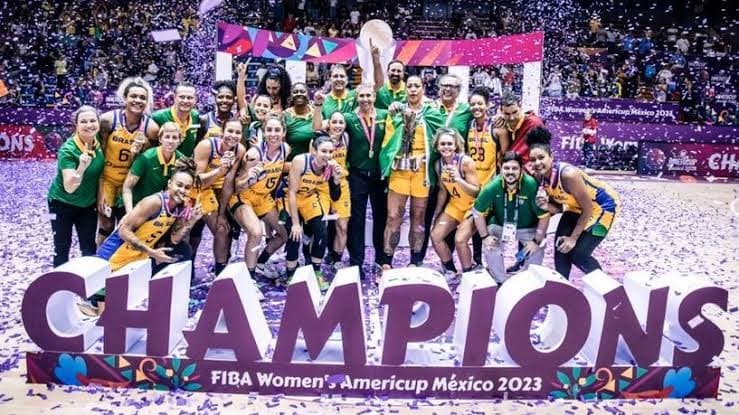 Em noite de gala do esporte olímpico, Seleção Feminina é top 3 de equipes Time Brasil