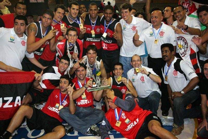 Brasileirão: Relembre o Flamengo campeão do Brasileirão de 2008 diante do Brasília