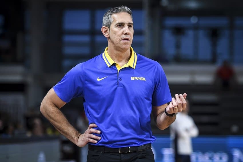 Técnico do Brasil, José Neto assume o Petro de Luanda e segue na Seleção feminina