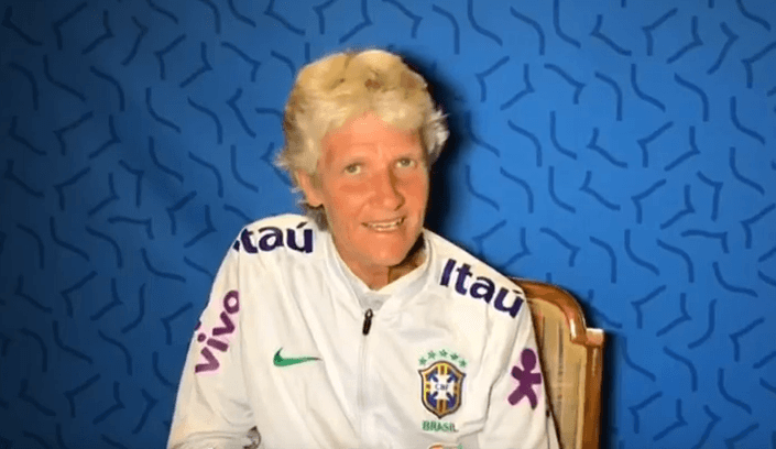 Resenha: Débora Costa bate papo com a sueca Pia Sundhage