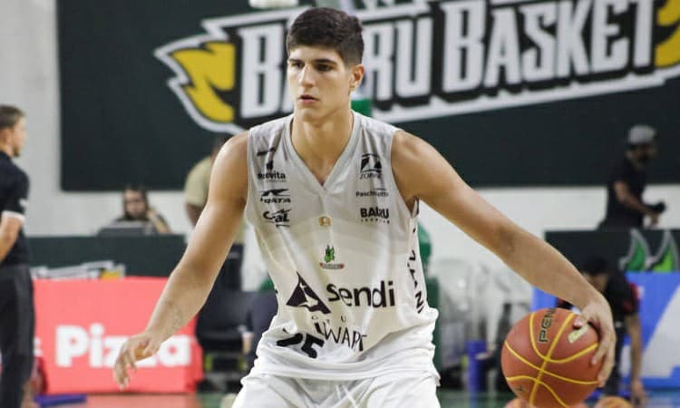 Prospecto brasileiro, Gabriel Jaú volta às quadras após 15 meses: “Felicidade imensa”