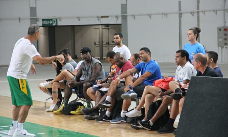 Preparação da seleção feminina para o Pré-Olímpico Mundial terá "Grupo de Estudos"
