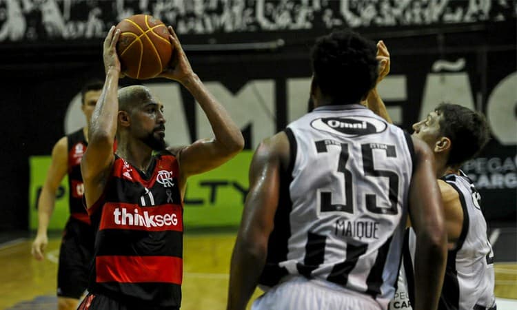 Flamengo e Franca vencem a primeira na série semifinal do NBB