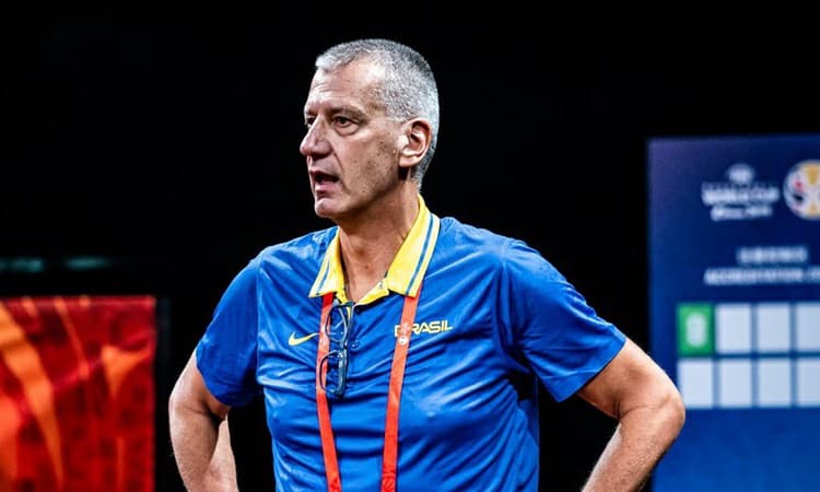 Aleksandar Petrovic garante Georginho em lista em conversa com a Rádio CBB