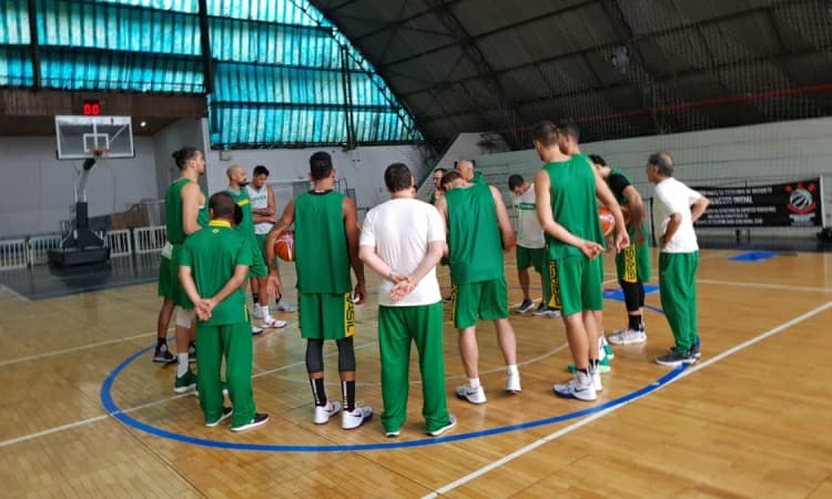 Seleção Brasileira realiza primeiro treino antes das partidas contra República Dominicana e Canadá