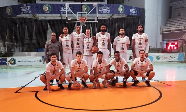 Joinville e Blumenau vencem na abertura da Copa Brasil Sul