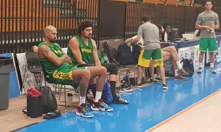Jogadores do Flamengo se apresentam e Petrovic tem todos os convocados à disposição para o jogo contra Ilhas Virgens