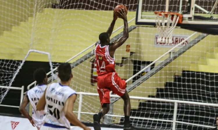Cravinhos derrota a LSB/PMS fora de casa e mantém liderança isolada do Campeonato Brasileiro