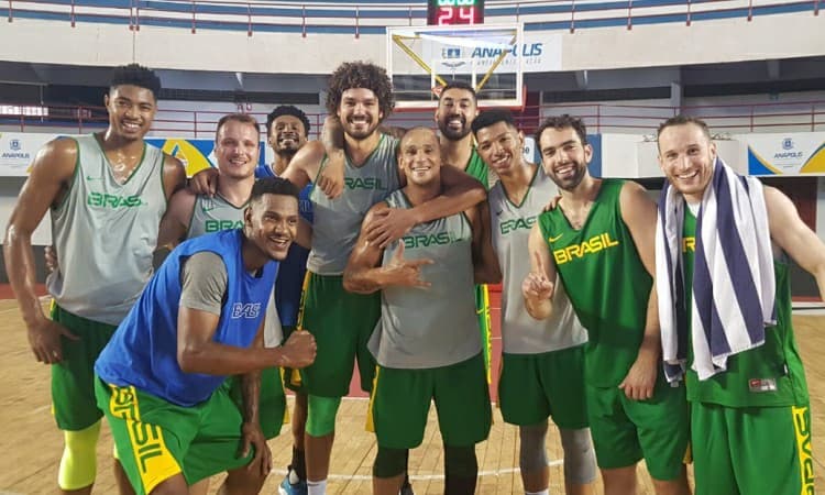 Petrovic promove atividade intensa com mini torneio 5 contra 5