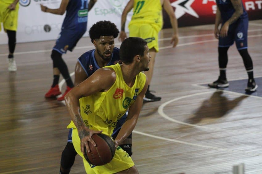 Brusque/ARADEFE estreia no Brasileirão e derrota a equipe do Londrina Basketball