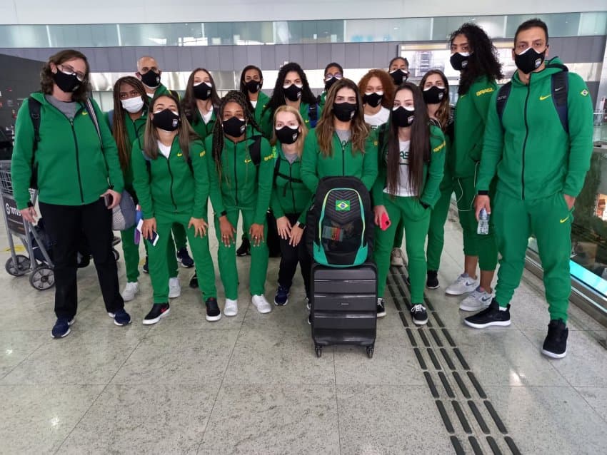 Seleção Brasileira feminina sub-19 embarca para a Copa do Mundo