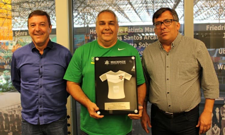 Departamento técnico da CBB recebe homenagem do Mackenzie-MG