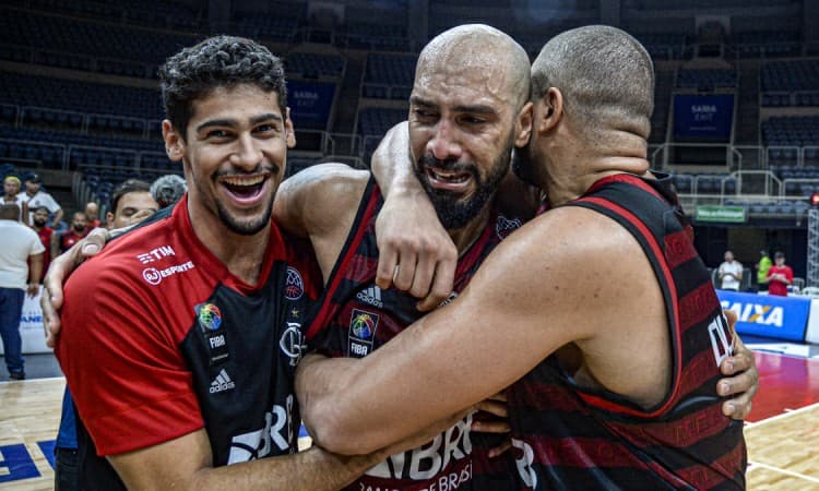 Flamengo vence o Instituto Córdoba em virada incrível e está na final da Champions League