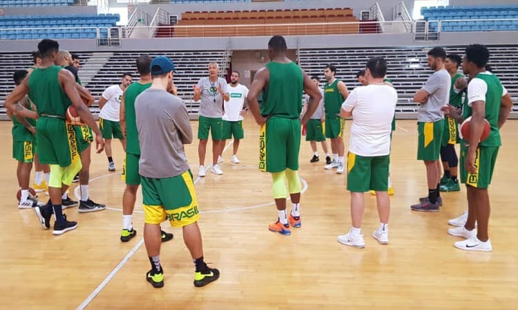 Seleção Brasileira trabalha em dois períodos antes do amistoso contra o Jiangsu Tongxi Monkey Kings