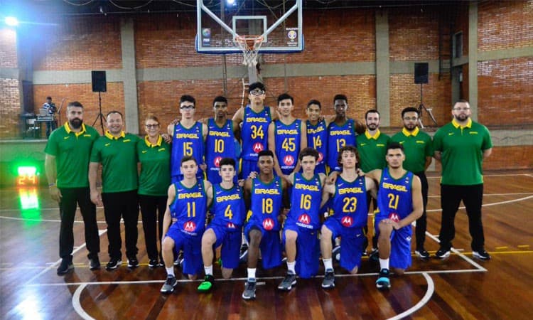 Brasil volta a jogar bem, derrota o Equador com autoridade e se garante na decisão do Sul-Americano Sub-14