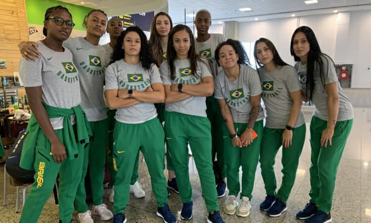 Seleção feminina embarca para a Europa para o Pré-Olímpico