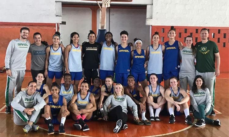 Nicoletti acompanha treino da Seleção Brasileira Sub-16 Feminina