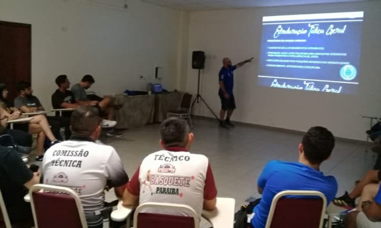 Grupo de Estudos entre técnicos do CBI Sub-21 gera conhecimento e intercâmbio