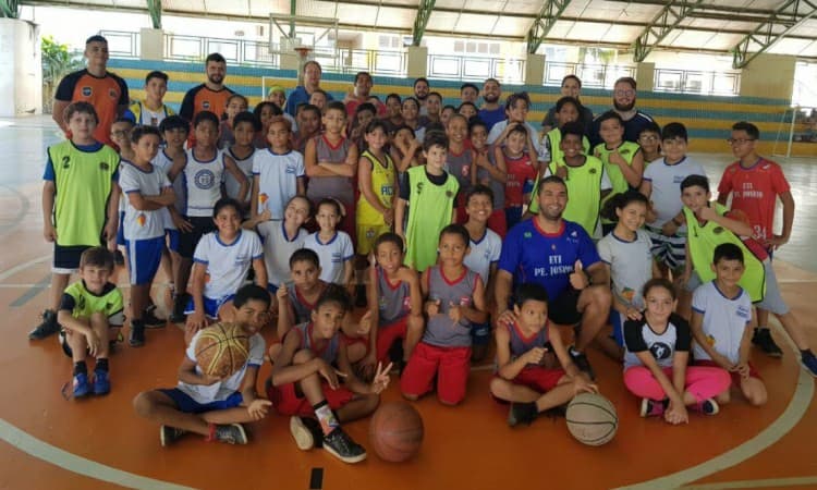 Giro: Federação de Tocantins realiza festival de mini basquete